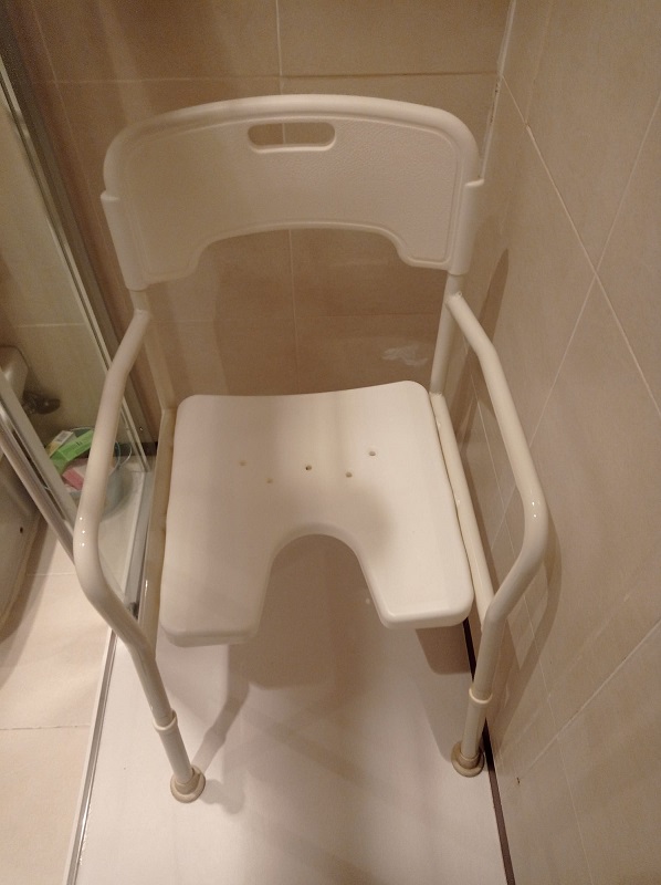 vista de la silla de baños