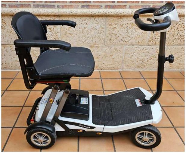 vista lateral de la scooter en venta