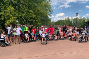 Fotografía de niños participantes en el Campamento de ASPAYM 2022