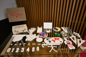 Exposición de diferentes materiales creados en el proyecto Innova
