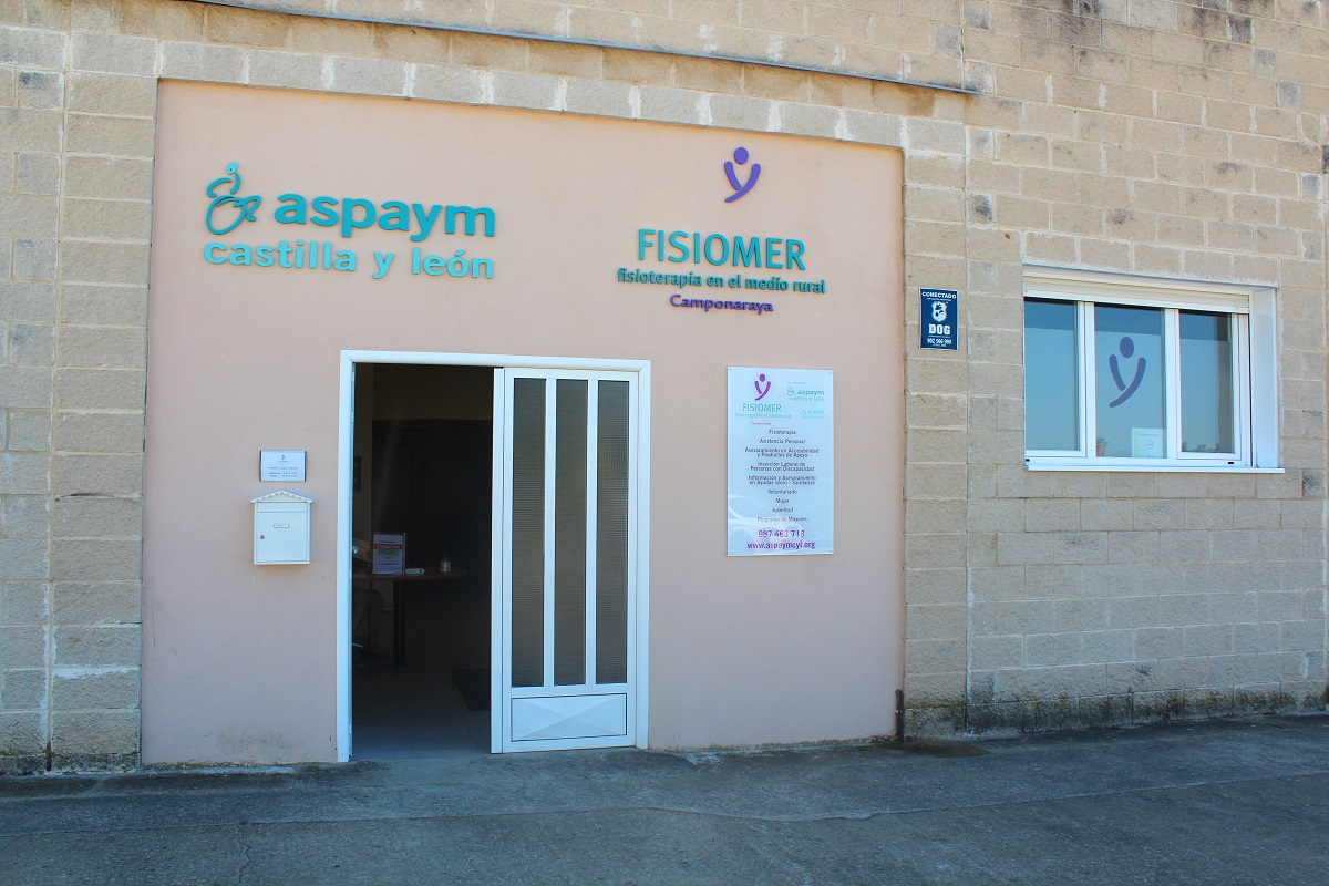 Fotografía de la entrada al centro de Camponaraya