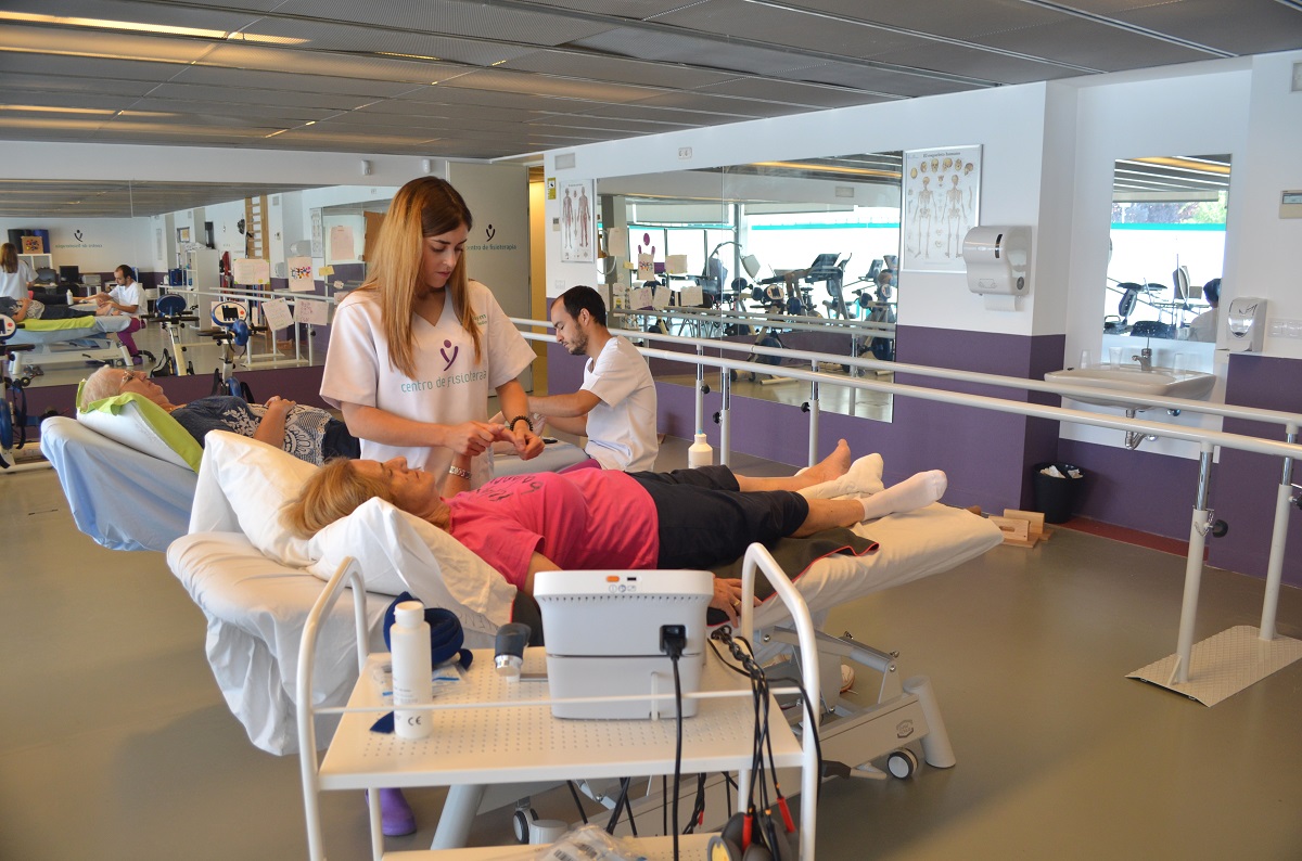 Fotografía de la sala de fisioterapia de ASPAYM en Palencia