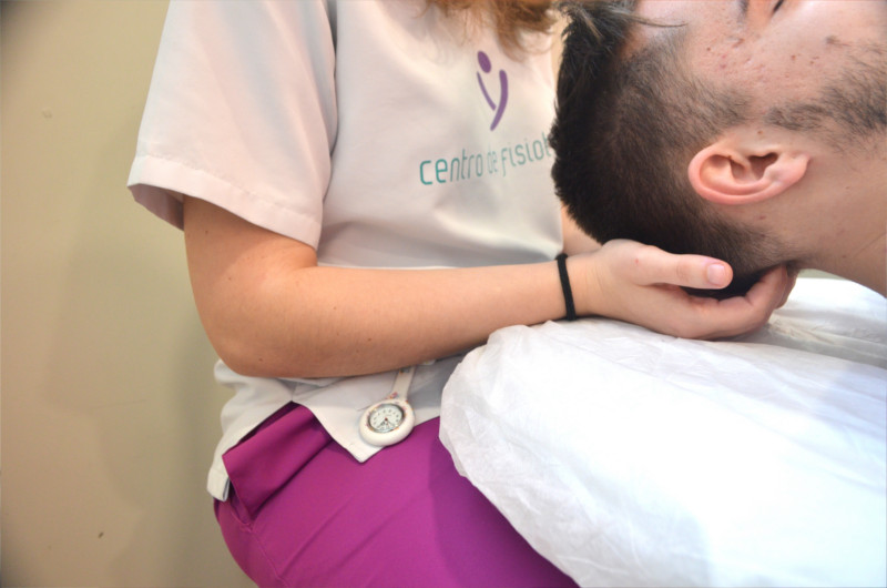 Usuario en la unidad de prevención, donde le están tratando el cuello