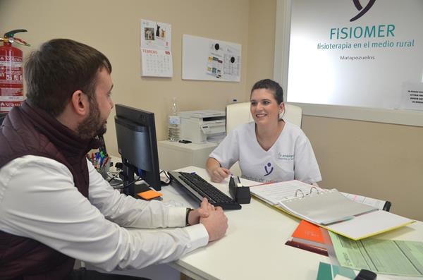Atención a un paciente en Fisiomer Matapozuelos