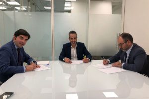 Representantes de ambas entidades firman de convenio