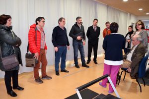 Personal del hospital durante su visita a las instalaciones de ASPAYM