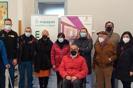 Representantes de ASPAYM CYL durante las jronadas de puertas abiertas en su nuevo centro FISIOMER Villalpando