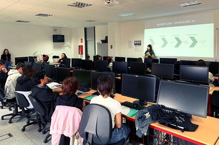 Materiales 3D para la mejora de la educación de personas con discapacidad, en el evento multiplicador del proyecto 3D4VIP