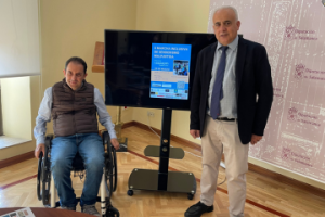 Delegado de ASPAYM CyL en Salamanca y el diputado de deportes presentan la marcha