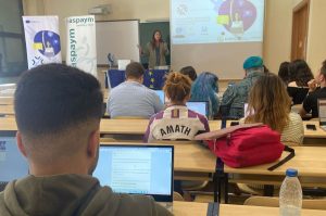 Jóvenes aprenden sobre el funcionamiento de la Unión Europea y sus organismos