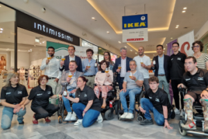 Foto de familia durante la inauguración del punto de venta de Saborea Castilla y León y La Birra Láctea en el Centro Comercial RÍO Shopping