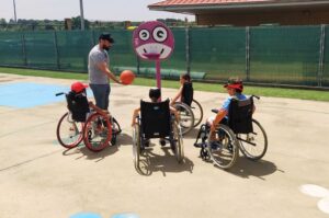 ASPAYM Castilla y León participa en una jornada de educación vial y sensibilización sobre discapacidad en Santovenia de la Valdoncina, León