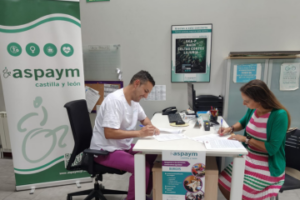 Rafael Escudero y Lucía Echevarrieta firman el convenio de colaboración