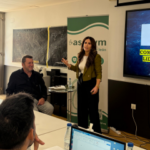 Imelda Rodríguez y Francisco Sardón durante la introducción de la formación