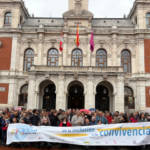 La marcha con motivo del aniversario de CERMI CyL parte del Ayuntamiento de Valladolid