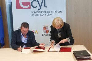 Firma del convenio de colaboración entre ASPAYM Castilla y León y ECYL