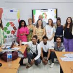 Representantes de las entidades miembro del proeycto europeo Re-Crafts posan para la cámara